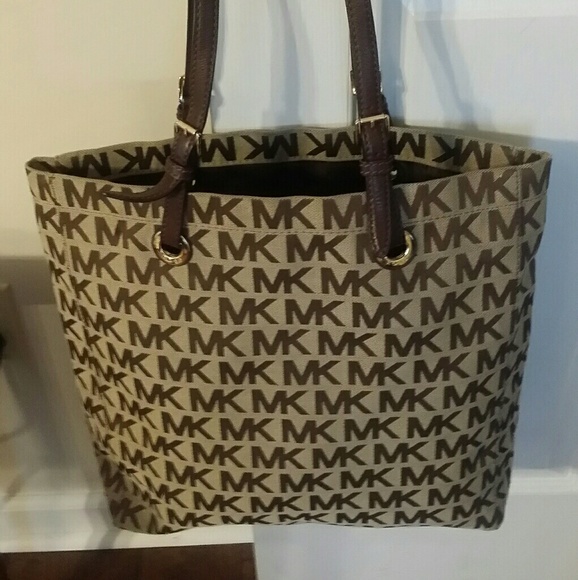 REDUCED. 💟💜💛  MICHAEL KORS brown tote - Picture 1 of 4